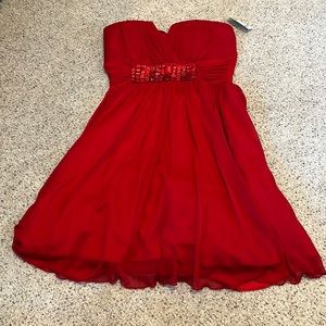 Trixie Dress, strapless red with jeweled waist. Size Medium . NWT
